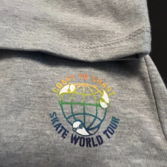 FIRST IMPRESSIONS UNISEX WORLD TOUR SKATE 2-PC SET - Picture 3 of 11